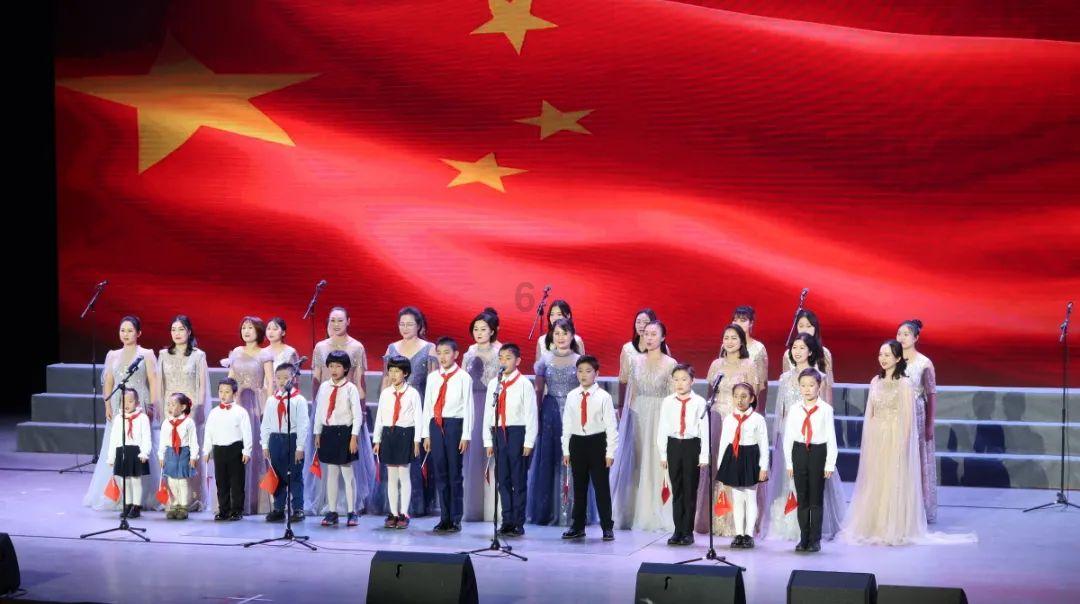营救迷路的小男孩